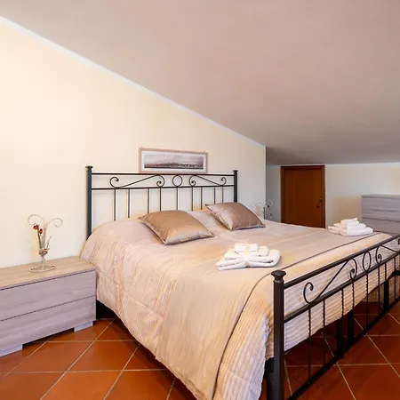 La Rondine Apartment *